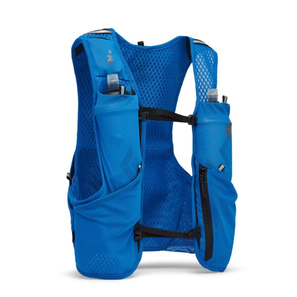 680030_4031_DISTANCE_4_HYDRATION_VEST_Ultra_Blue_01_f1d7bf94-91f7-42a7-8a09-e7b968211f84-scaled